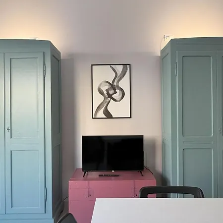 Marlor House - *